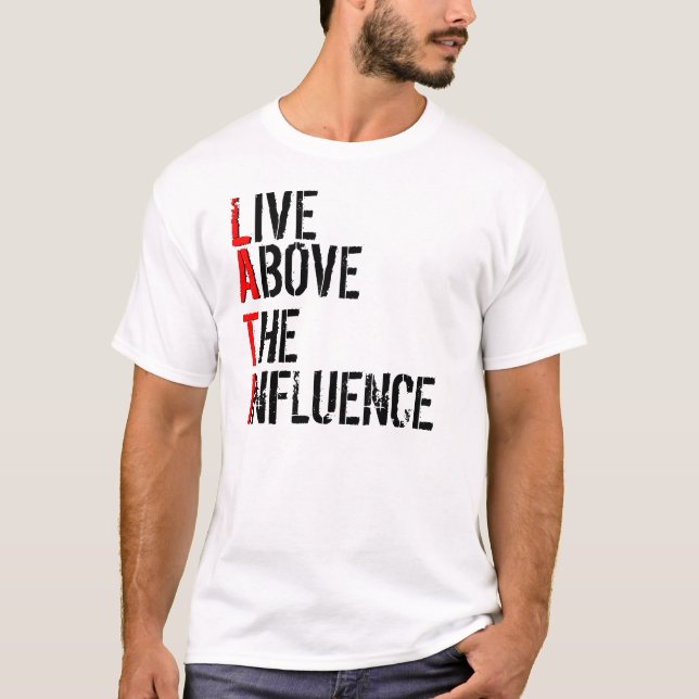 CAMISETA VIVO, ACIMA, INFLUÊNCIA, L, A, T, I (Frente)