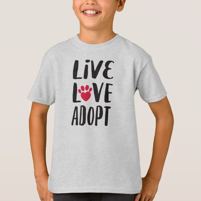 Camiseta Vivo. Amor. Adote a adopção do animal de estimação (Frente)