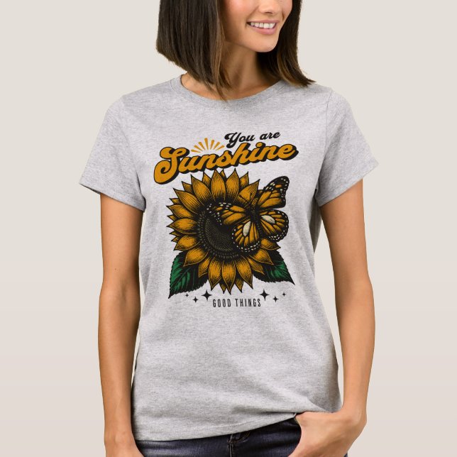 Camiseta Você é Luz do Sol - Girassol e Borboleta  (Frente)