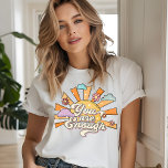 Camiseta Você É Suficiente Em Termos De Tipografia, Saúde M<br><div class="desc">Você já chega Retro Typografia Mental Health Fashion T-Shirt Top mostra o texto "Você já chega" em uma tipografia retrorreflectora marcada por raios solares, nuvens e flores de groovy. Perfeito como presente para ela no aniversário, Natal, Dia de as mães, melhores amigos, irmãs e muito mais. Projetado pelo Evco Studio...</div>