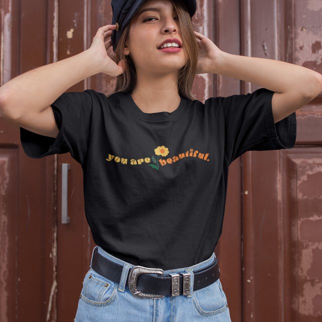 Camiseta Você é um belo texto retrô de citação inspiradora (Criador carregado)