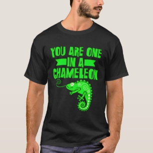Camiseta Você Está Em Um Jogo De Camaleão.