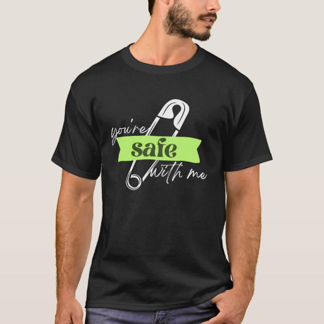 Camiseta Você está seguro comigo, segurando pino de saúde m (Frente)