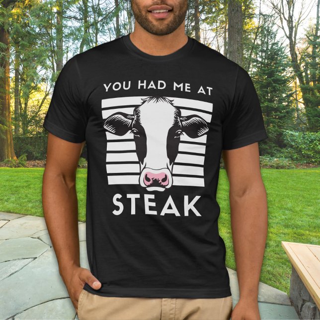 Camiseta Você Me Teve No Sexo De Vaca Engraçada Do Steak (Indulge your carnivorous cravings with our 'You Had Me at Steak' tee featuring a bold cow graphic.)