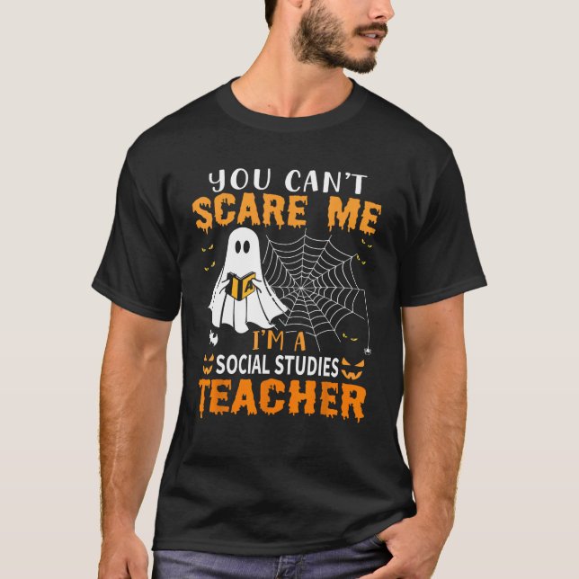 Camiseta Você não pode me assustar Eu sou professor de estu (Frente)