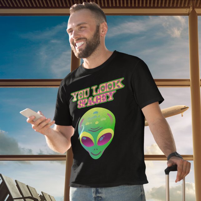 Camiseta Você Parece Um Gráfico Colorido De Alienígenas (Criador carregado)