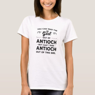 Camiseta Você Pode Tirar A Garota Do Antioch California Gi