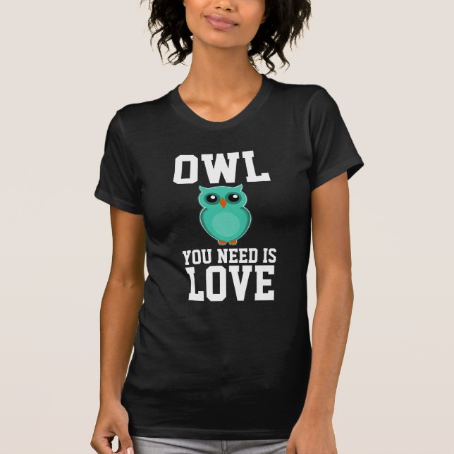 Camiseta VOCÊ PRECISA DE AMOR T-Shirts Engraçadas (Frente)