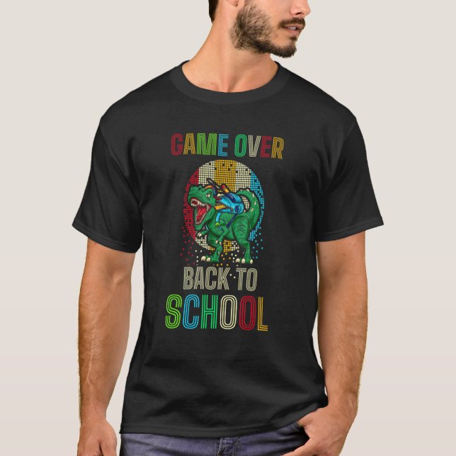 Camiseta Voltar ao Jogo Escolar Sobre Formando De Colégio R (Frente)