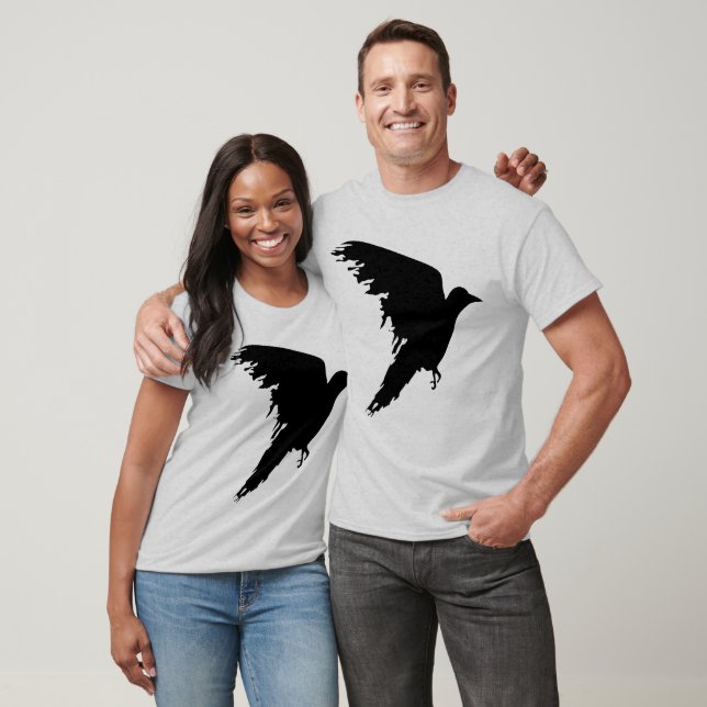 Camiseta Voo Indomado Corvo em Movimento (Unissex)