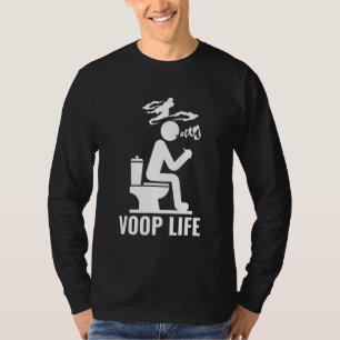 Camiseta Voop Life Vaporizando no Banheiro Soprando Nuvens