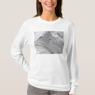 Camiseta Vortices da nuvem fora da ilha de janeiro Mayen
