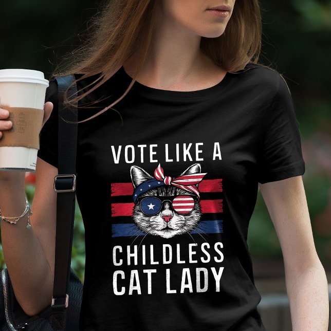 Camiseta Votar Como Uma Mulher Gata Sem Filha Ama De Gato P (Criador carregado)