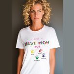 Camiseta Votei Melhor Mãe por Dia de as mães Personalizado<br><div class="desc">A melhor camiseta Dia de as mães da mãe. Adicione os nomes dos seus filhos para torná-lo exclusivamente seu. Um presente adorável para Dia de as mães, aniversário, Natal ou qualquer dia só para mostrar o quanto você se importa. Personalize e personalize este design usando o botão "Personalizar". As palavras...</div>