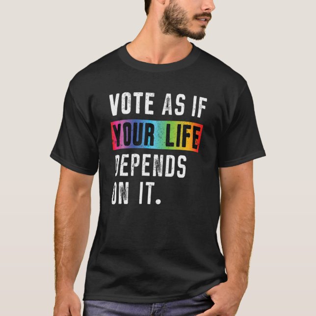 Camiseta Votem Como Se Sua Vida Dependesse Dele O Arco-Íris (Frente)
