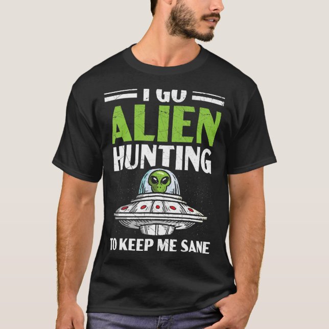 Camiseta Vou Caçando Alienígenas Para Me Manter Sane Ufo Sp (Frente)