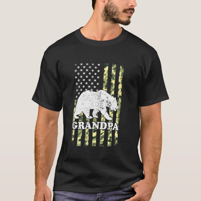 Camiseta Vovô Bear Camping Hiking Camouflage Estados Unidos (Frente)