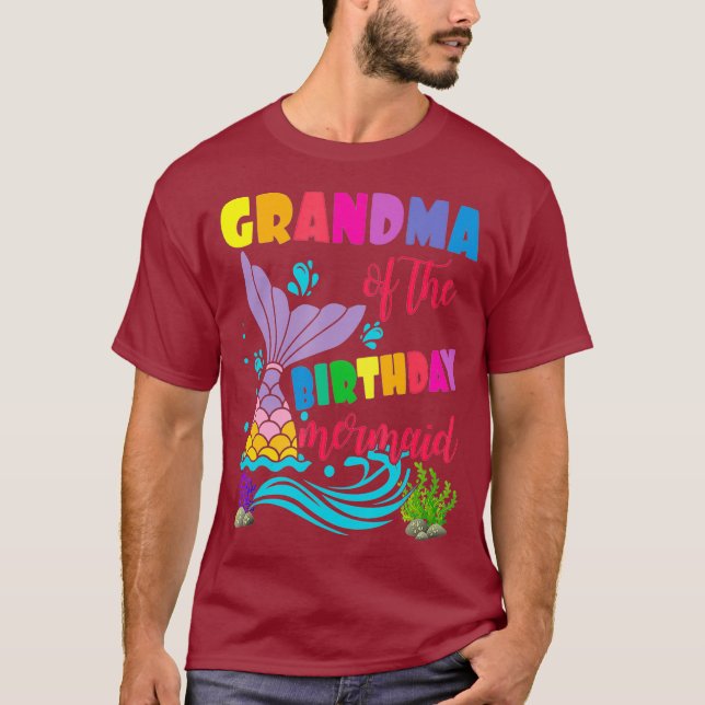 Camiseta Vovó Da Família Aniversário Sereia Correspondente (Frente)