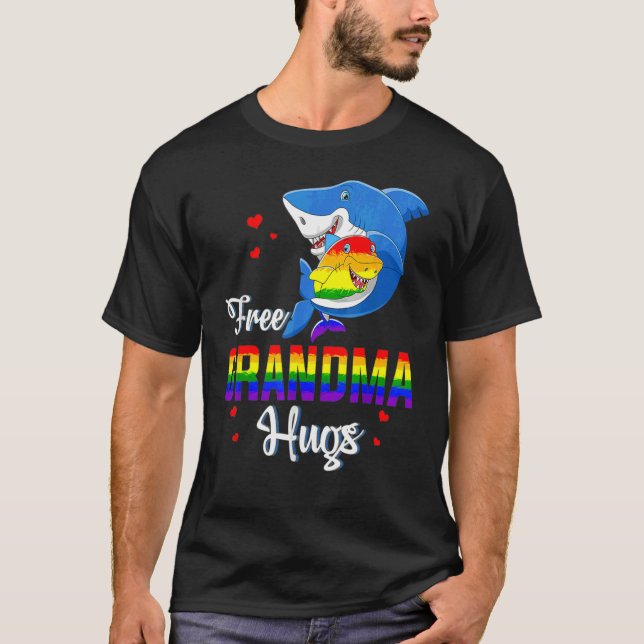 Camiseta Vovó Livre Abraça O Arco Arco-Íris Lgbt Pride Gay  (Frente)