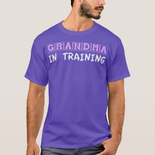 Camiseta Vovó No Treinamento Para O Teto Do Anúncio Do Bebê