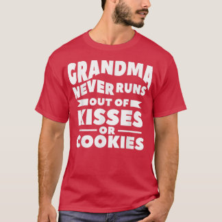 Camiseta Vovó Nunca Sai De Beijos Ou Biscoitos Fazendo