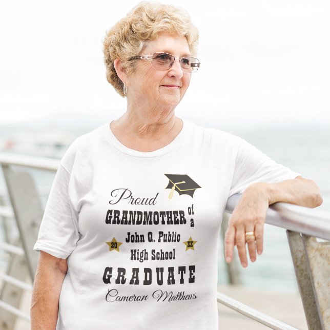 Camiseta Vovó Orgulhosa de Graduação do Nome do Formando (Criador carregado)