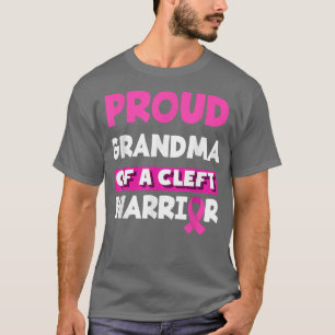 Camiseta Vovó Orgulhosa De Um Guerreiro Esquerdo Lip & Pala