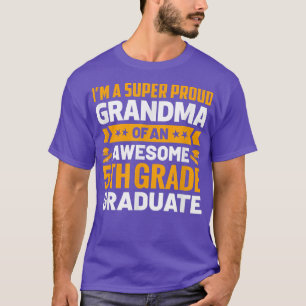 Camiseta Vovó Orgulhosa De Um Incrível Formando Grau-5 Gra