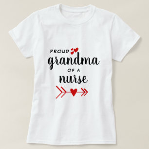 Camiseta Vovó orgulhosa de uma Enfermeira Vermelha