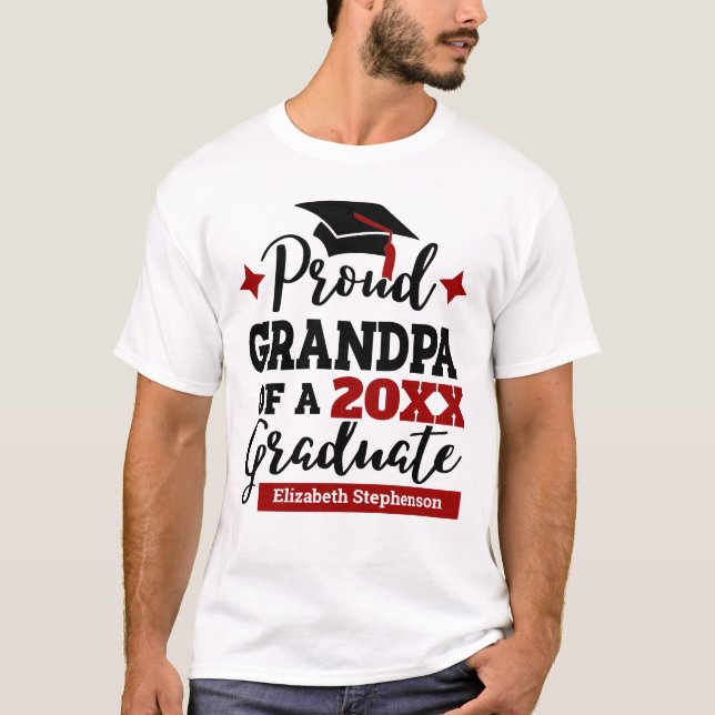 Camiseta Vovô orgulhoso do boné vermelho-formando de 2022 (Frente)