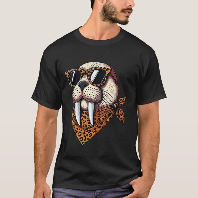 Camiseta Walrus Vestindo Leopard Scarf Animal Vestindo Sung (Frente)