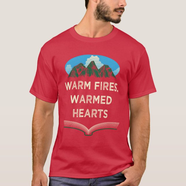 Camiseta Warm Fires Warmed Hearts Camping Couples Camper Lo (Frente)