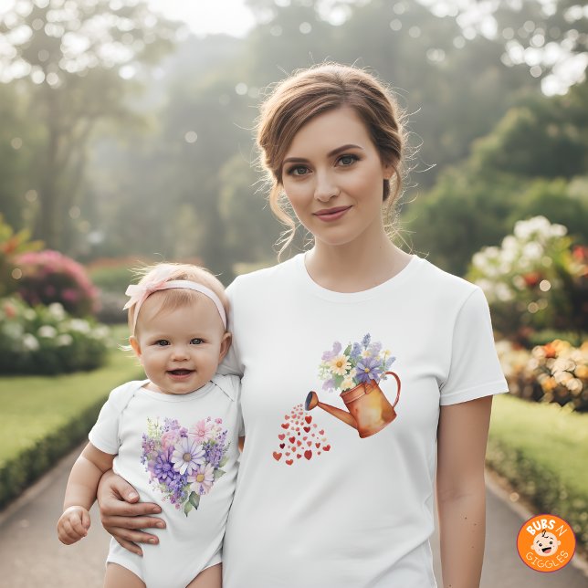 Camiseta Watercolor Floral Watering Can Matching Mommy LS (Criador carregado)