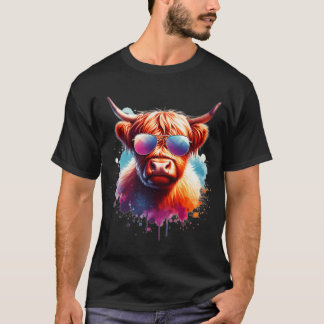 Camiseta Watercolor Scottish Highland Cow Vestindo Sunglass