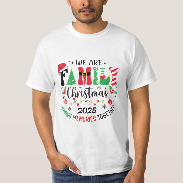 Camiseta We Are Family Christmas T-Shirt” (Frente)