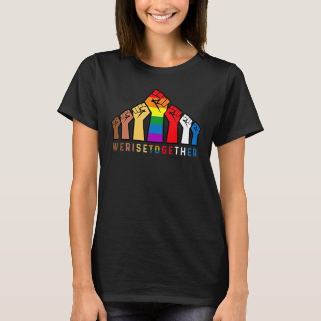 Camiseta We Rise Together Black Pride Blm Lgbt Raised Fist  (Frente)