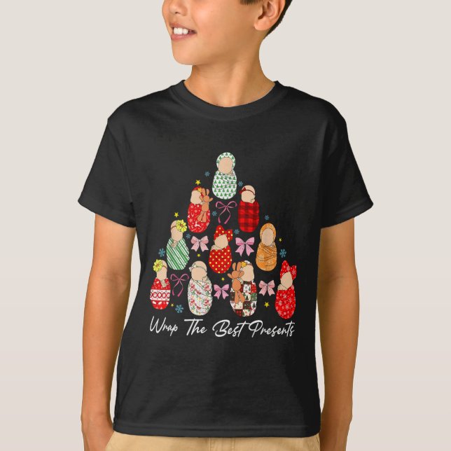 Camiseta We Wrap The Cutest Mother Baby Nurse Christmas Tre (Frente)