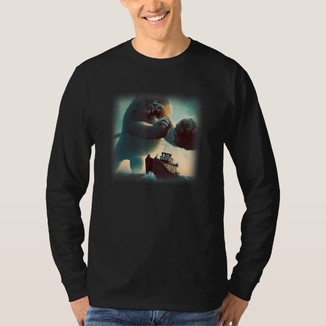 Camiseta Weird Giant Cat Knocking a Ship (Frente)
