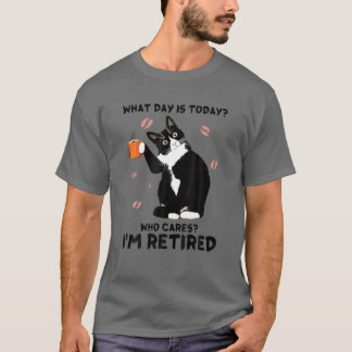 Camiseta What Day Is Today Who Cares I'm Retired Cat Lover
