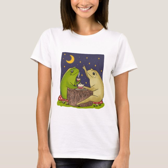 Camiseta Whimsical Frogs Tea Party At Night Illustration (Frente)