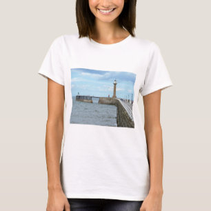 Camiseta Whitby no North Yorkshire, Inglaterra.