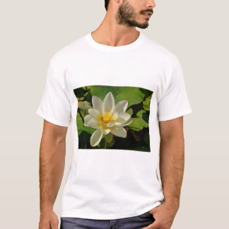 Camiseta White Lotus flowers in a pond