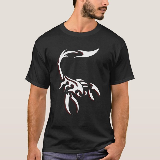 Camiseta White Scorpion Maori - Tatuagem Tribal (Frente)