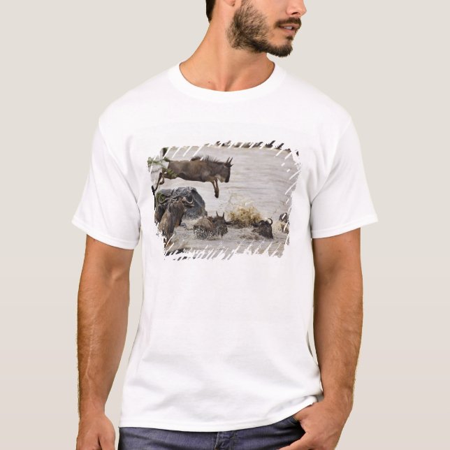 Camiseta Wildebeest pulando no rio Mara (Frente)
