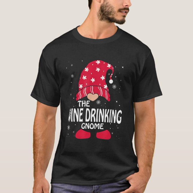 Camiseta Wine Drinking Gnome Family Py (Frente)