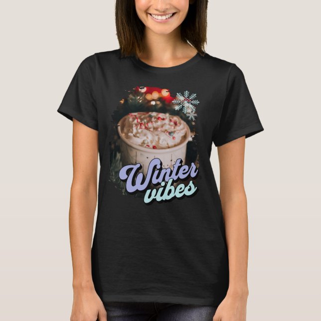 Camiseta Winter Vibes Hot Cocoa (Frente)