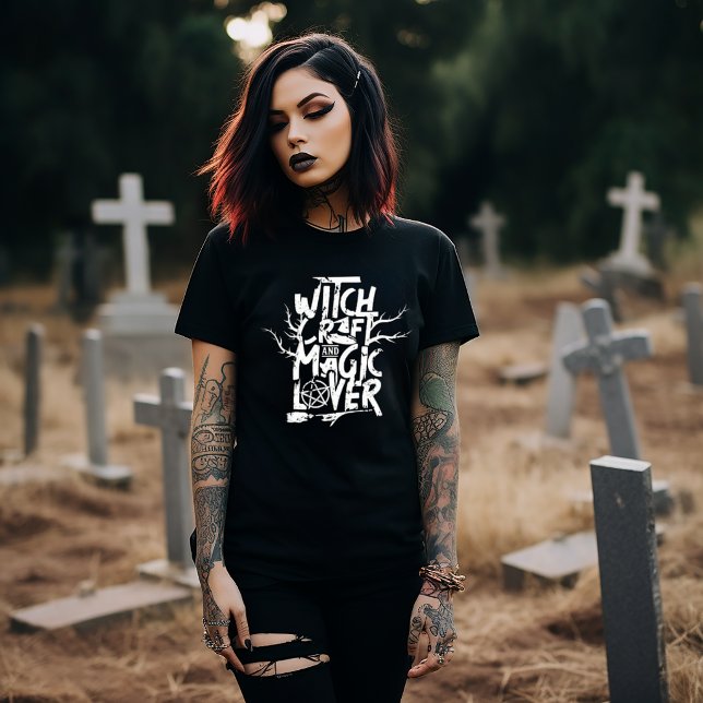 Camiseta Witch Craft and Magic Lover Design (Criador carregado)