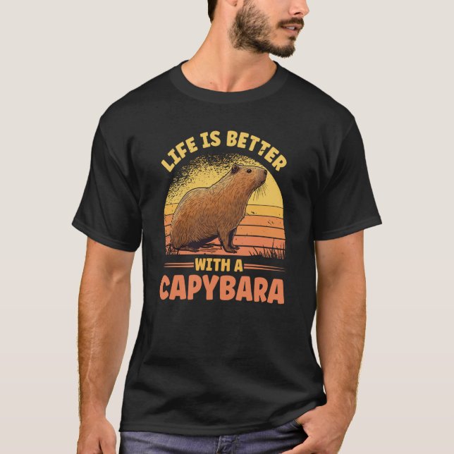 Camiseta With A Capybara  Rodent (Frente)