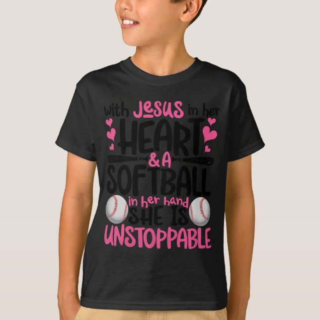 Camiseta With Jesus In Her Heart And A Softball She Is Unst (Frente)