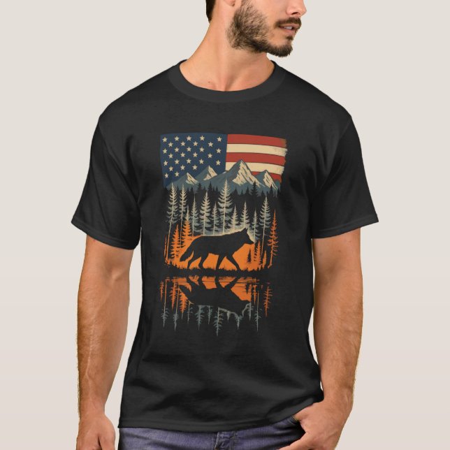 Camiseta Wolf USA Flag Mountain Outdoor Wildlife Retro (Frente)
